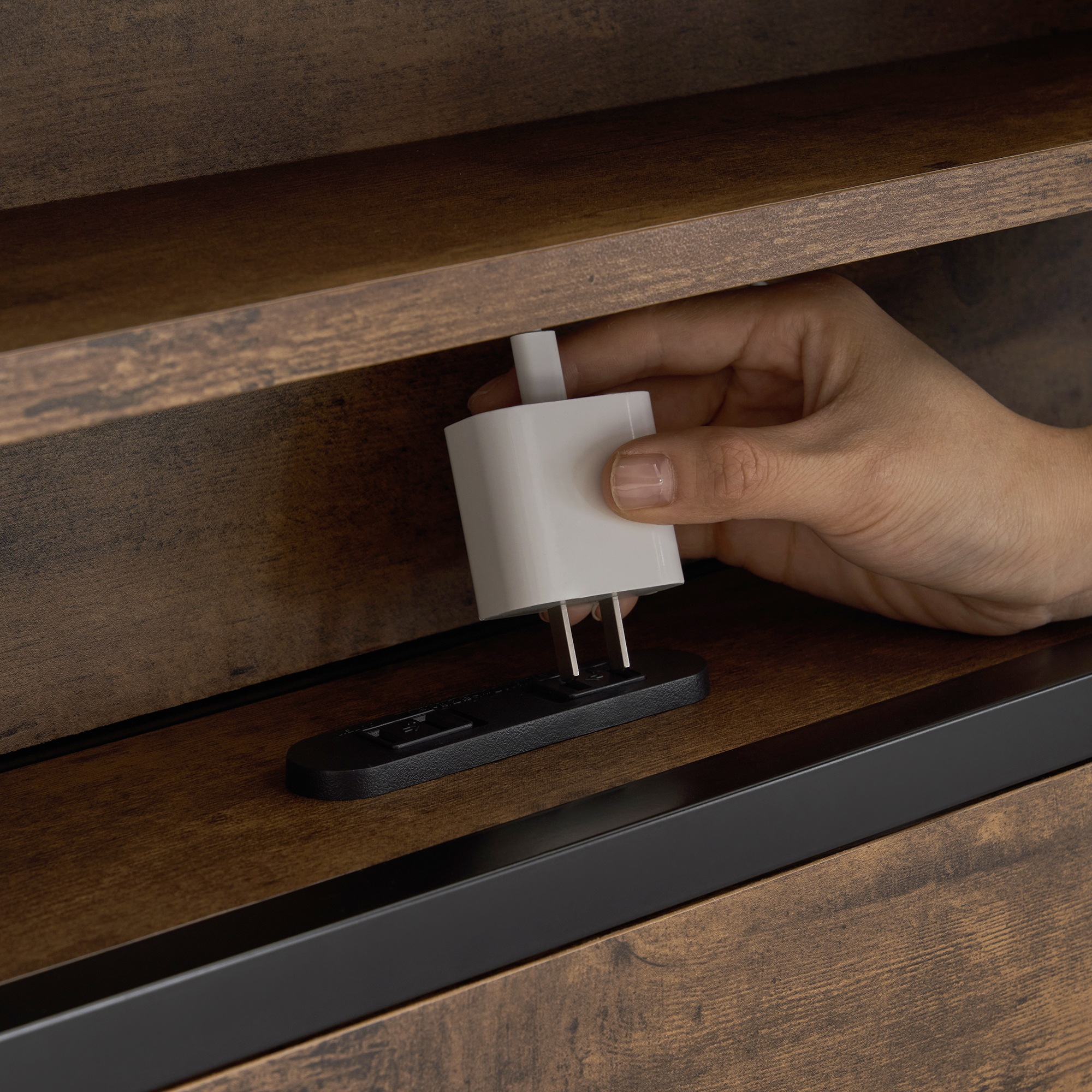 大人気！D ベッドフレームダブルベッド パイプベッド コンセント付き BLACK 大人気！D ベッドフレームダブルベッド パイプベッド コンセント付き