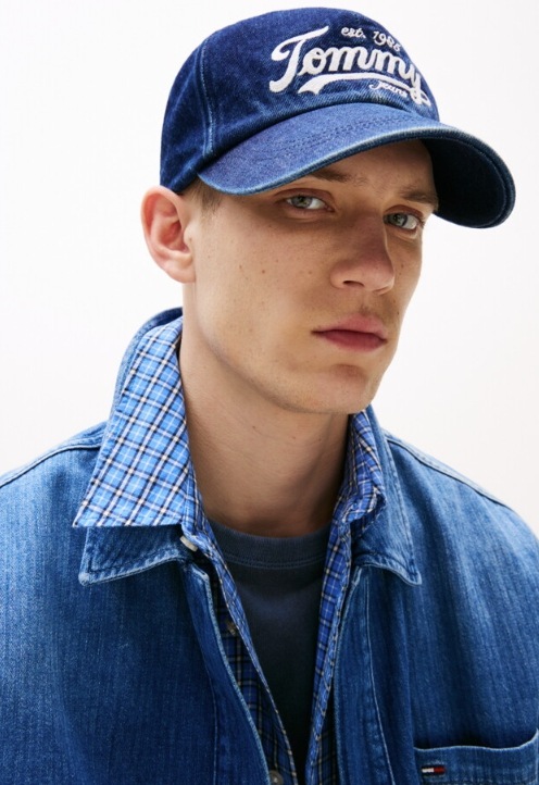 Archive Denim Ballcap (T32F6AHT40TMT1) Archive Denim Ballcap (T32F6AHT40TMT1)