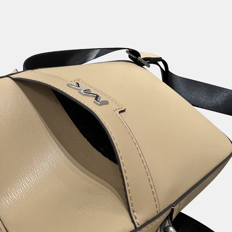 即発 アウトレットメンズ ショルダーバッグ 37F3COLC6U-CAMEL【Original Wrapping】 即発 アウトレットメンズ ショルダーバッグ 37F3COLC6U-CAMEL【Original Wrapping】