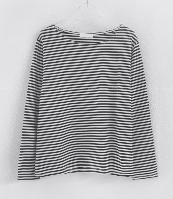 ロンT トップス カットソー トップス ミディアム丈 ミドル丈 レギュラー丈 袖あり 長袖 ラウンドネック ボートネック 襟なし セミフレア ストレート スマート 裾イン 薄手 大人可愛い シンプル