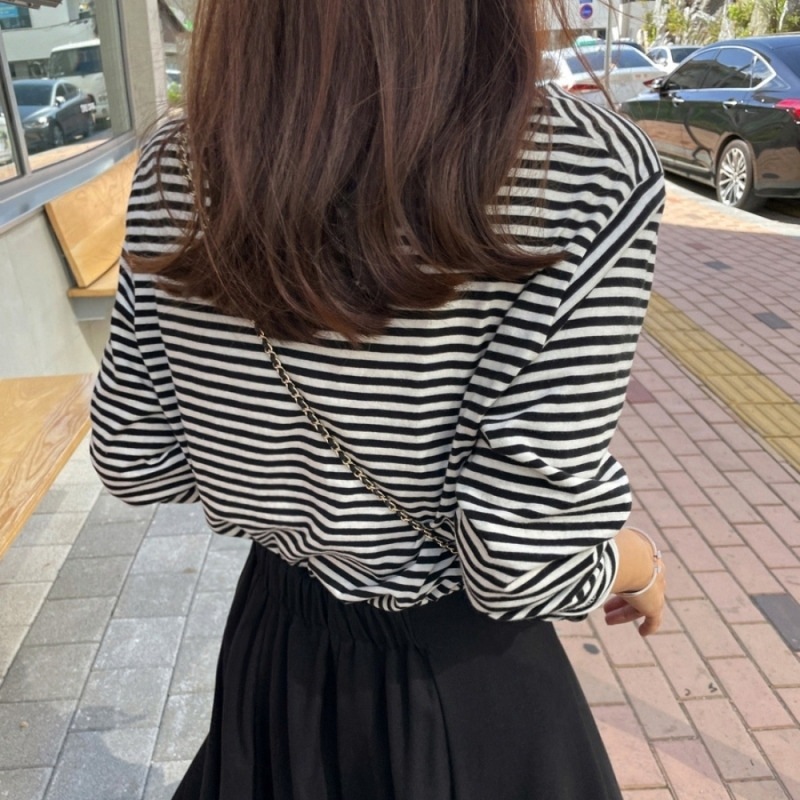 ロンT トップス カットソー トップス ミディアム丈 ミドル丈 レギュラー丈 袖あり 長袖 ラウンドネック ボートネック 襟なし セミフレア ストレート スマート 裾イン 薄手 大人可愛い シンプル