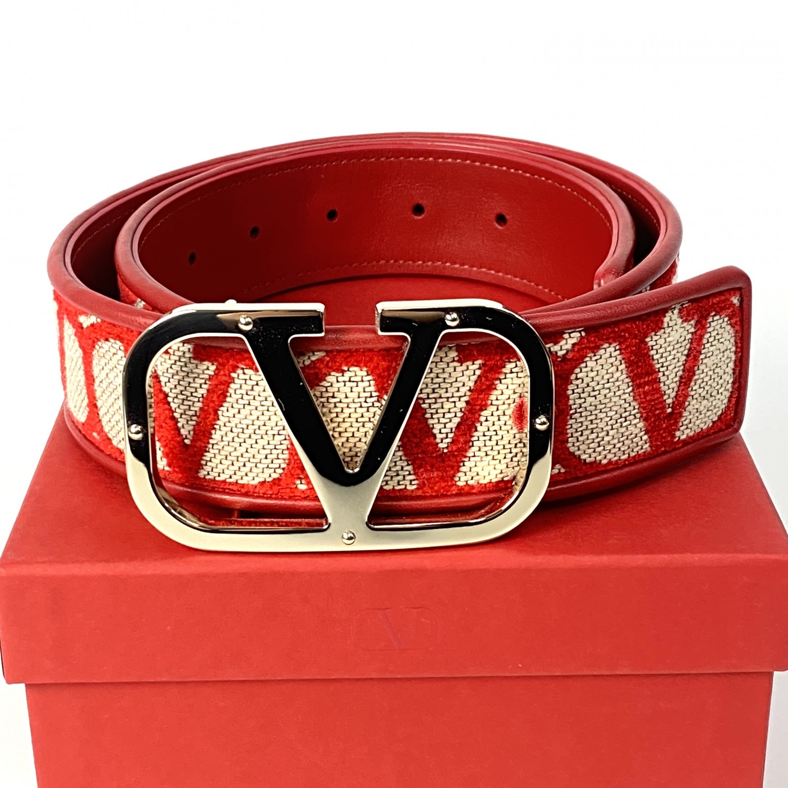 未使用 バレンティノガラヴァーニ Valentino レディース ベルト Vロゴ ゴールド金具 65/26