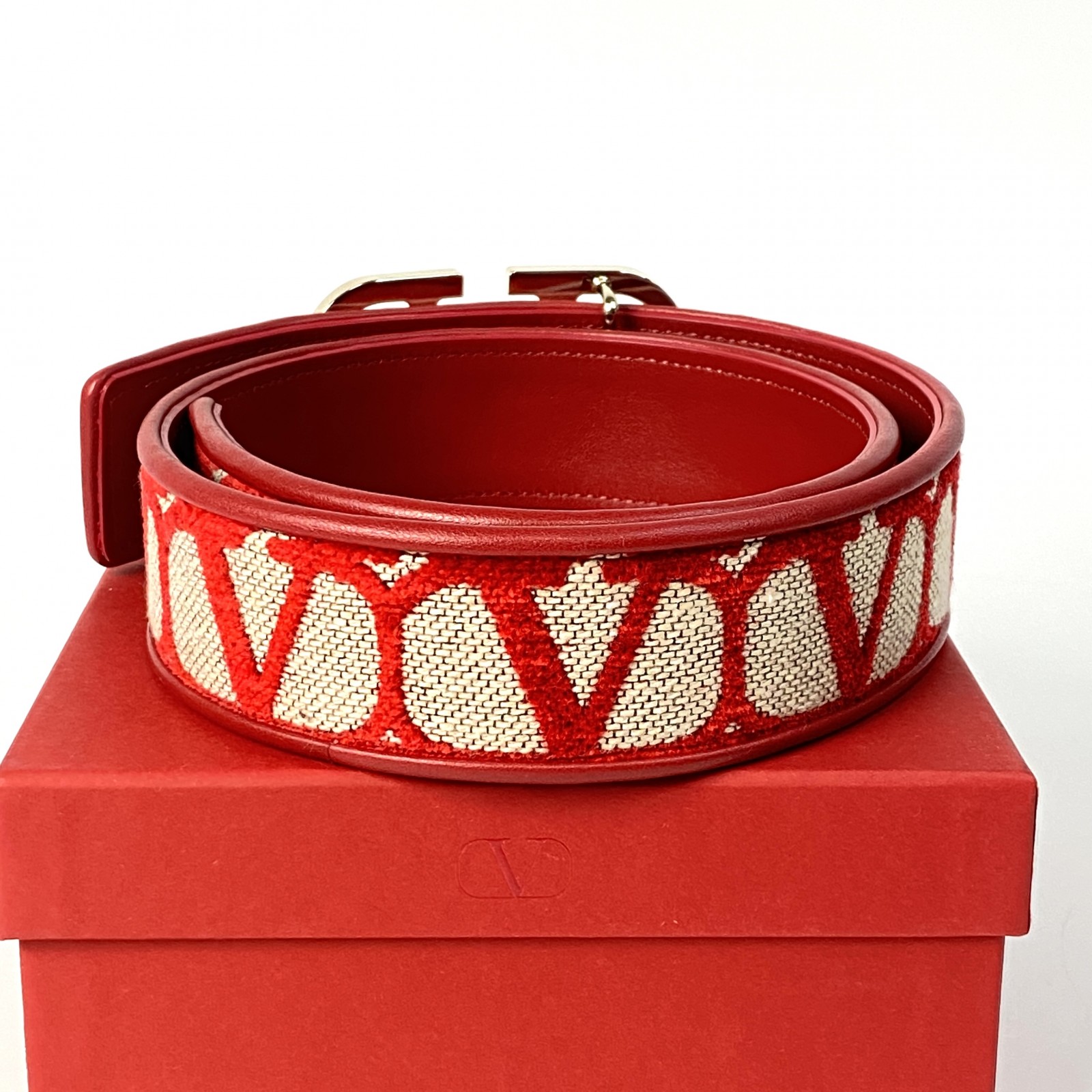 未使用 バレンティノガラヴァーニ Valentino レディース ベルト Vロゴ ゴールド金具 65/26