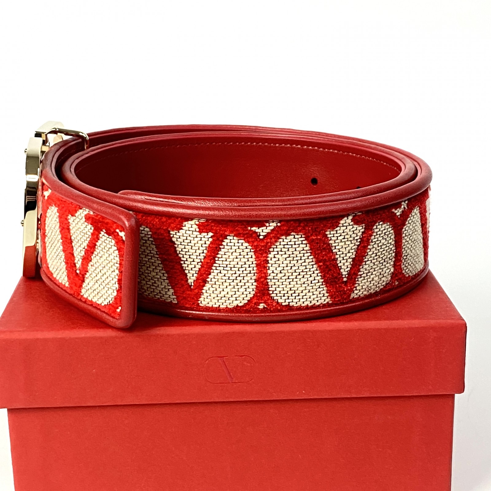 未使用 バレンティノガラヴァーニ Valentino レディース ベルト Vロゴ ゴールド金具 65/26
