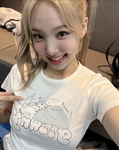 ★TWICE ナヨン着用★関税込★GLOWNY★HEAVEN TEE★Tシャツ★ Qoo10] 韓国ブランド TWICE ナヨン着用 グ : レディース服