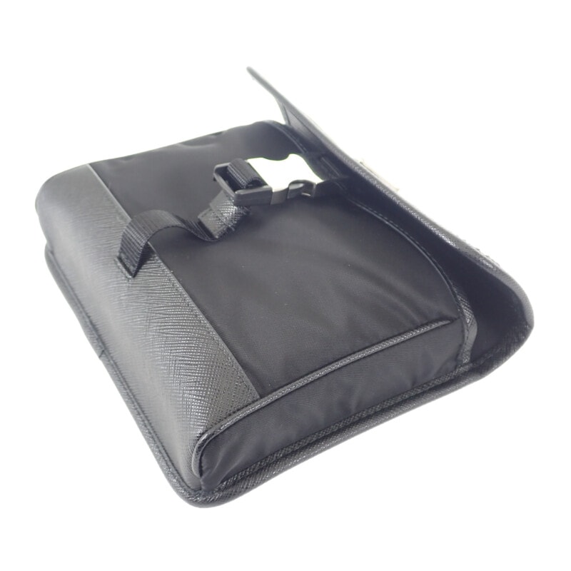 レザー スマートフォンケース 2ZH108_2DMH_F0002 ショルダーバッグ サフィアーノ ナイロン ブラック シルバー金具 レディース【Aランク】 レザー スマートフォンケース 2ZH108_2DMH_F0002 ショルダーバッグ サフィアーノ ナイロン ブラック シルバー金具 レディース【Aランク】