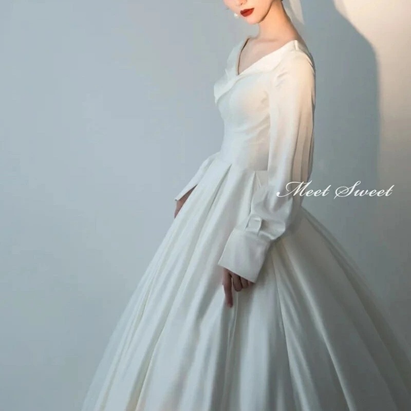 ウェディングドレス 二次会ドレス 結婚式 ブライダルドレス サテン 長袖 ロングスリーブ Vネック 背中開き ロング丈 ロングドレス 前撮り 海外挙式 花嫁ドレス ウエディングドレス 韓国風 プリンセ ウェディングドレス 二次会ドレス 結婚式 ブライダルドレス サテン 長袖 ロングスリーブ Vネック 背中開き ロング丈 ロングドレス 前撮り 海外挙式 花嫁ドレス ウエディングドレス 韓国風 プリンセ