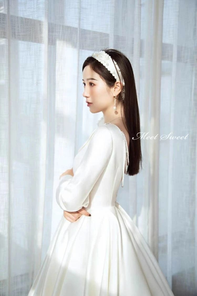 ウェディングドレス 二次会ドレス 結婚式 ブライダルドレス サテン 長袖 ロングスリーブ Vネック 背中開き ロング丈 ロングドレス 前撮り 海外挙式 花嫁ドレス ウエディングドレス 韓国風 プリンセ ウェディングドレス 二次会ドレス 結婚式 ブライダルドレス サテン 長袖 ロングスリーブ Vネック 背中開き ロング丈 ロングドレス 前撮り 海外挙式 花嫁ドレス ウエディングドレス 韓国風 プリンセ