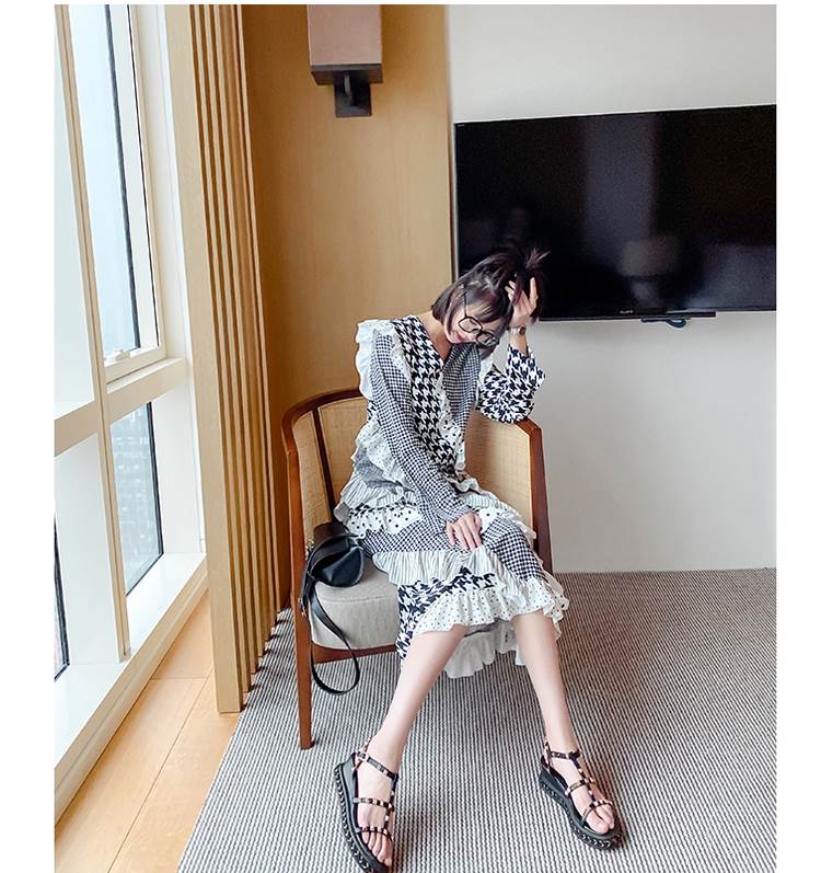 即日発送脚長 美脚 ベルト ラウンドトゥ フラット ぺたんこシューズ サンダル レディース 夏 春 個性的 ローヒール ストラップサンダル 即日発送脚長 美脚 ベルト ラウンドトゥ フラット ぺたんこシューズ サンダル レディース 夏 春 個性的 ローヒール ストラップサンダル