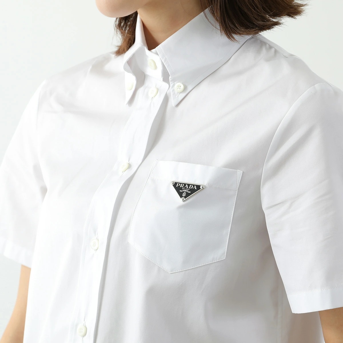 PRADA プラダ ポプリン シャツ P419G 1XV2 レディース コットン 半袖 胸ポケット トライアングルロゴ F0009/BIANCO PRADA プラダ ポプリン シャツ P419G 1XV2 レディース コットン 半袖 胸ポケット トライアングルロゴ F0009/BIANCO