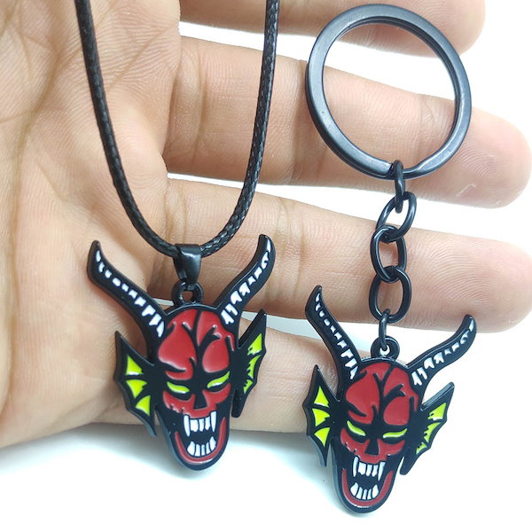 ストレンジャーシングス ヘルファイヤクラブ キーホルダー付き