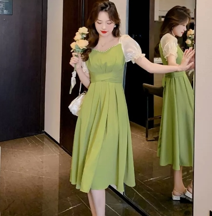 ワンピース フレアワンピース ワンピドレス ミモレ ミモレ丈 半袖 ボリューム袖 切り替えデザイン パフスリーブ スクエアネック フレア かわいい 大人可愛い きれいめ 大人 上品 おしゃれ お洒落