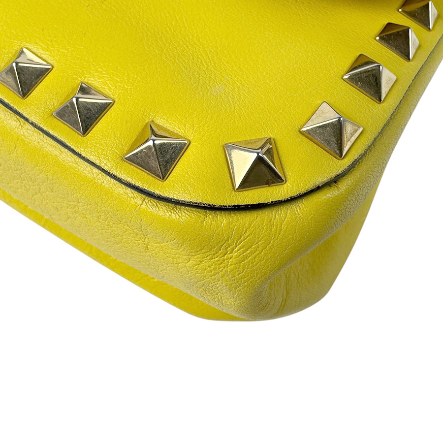 ヴァレンティノ ガラヴァーニ Valentino Garavani ショルダーバッグ レザー イエロー レディース z4523 ヴァレンティノ ガラヴァーニ Valentino Garavani ショルダーバッグ レザー イエロー レディース z4523