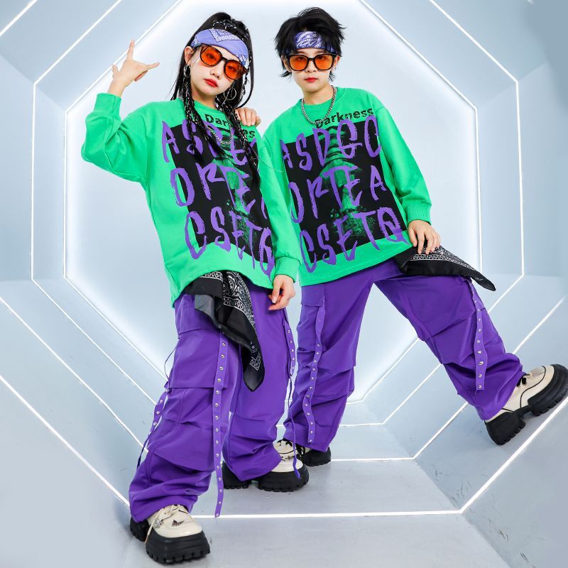 子供の街のダンスは服を着ます