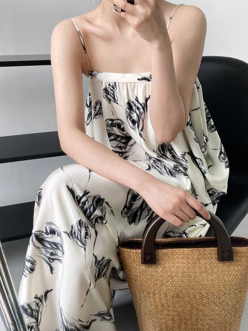 フラワープリント ストラップ ワンピース サスペンダー スカート 花柄 ロング丈 フローラル フレア ゆったり セクシー キャミワンピ かわいい 大人可愛い きれいめ シンプル カジュアル lone0