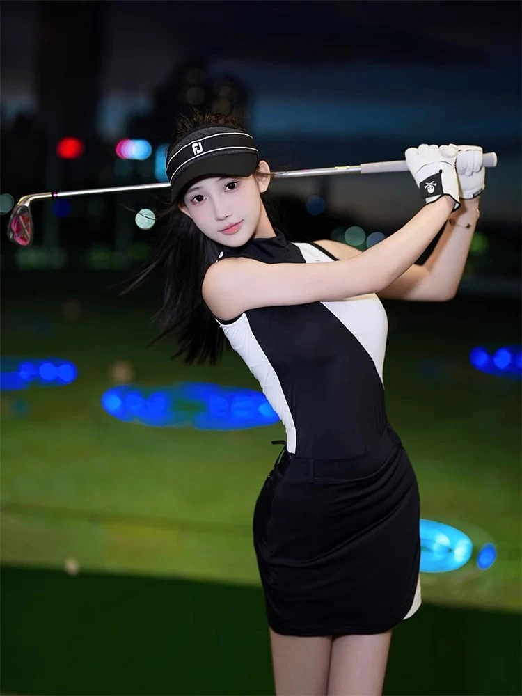 【送料無料】ゴルフウェア 春夏 レディース スポーツウェア トップス 袖無し 半袖 Tシャツ スカート ミニスカート 上下セット 黒白 女性 テニスウェア 通気性 速乾 韓国風 おしゃれ