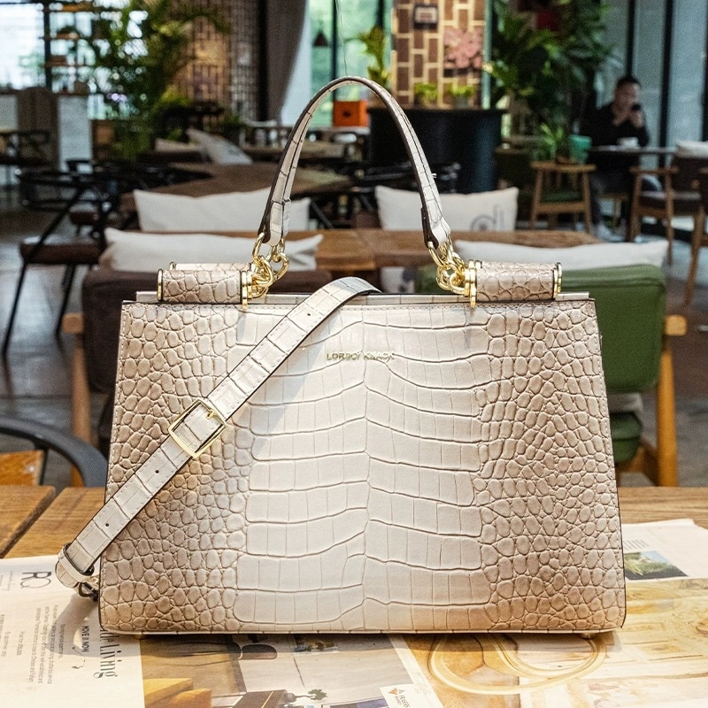 ショルダーバッグ トートバッグ ボディバッグ ハンドバッグ 本革 レディース ワニ柄 コーディネート 通勤 大容量 オフホワイト