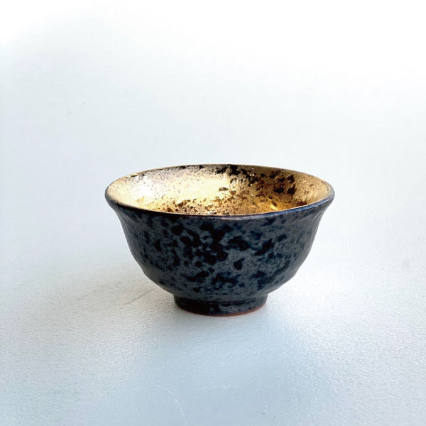 金彩 酒器セット 美濃焼 酒器 おしゃれ 徳利 おちょこ セット 冷酒 とっくり 日本酒 2.2合 日本製 高級感 ブラック 黒 ゴールド 金 ぐい呑み 盃 さかずき お猪口 陶器