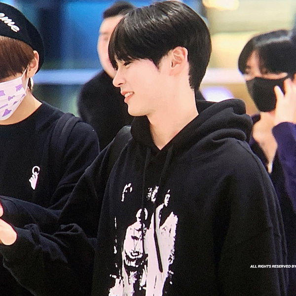 Qoo10] NOT4NERD [ZB1 ソンハンビン 着用] Swee