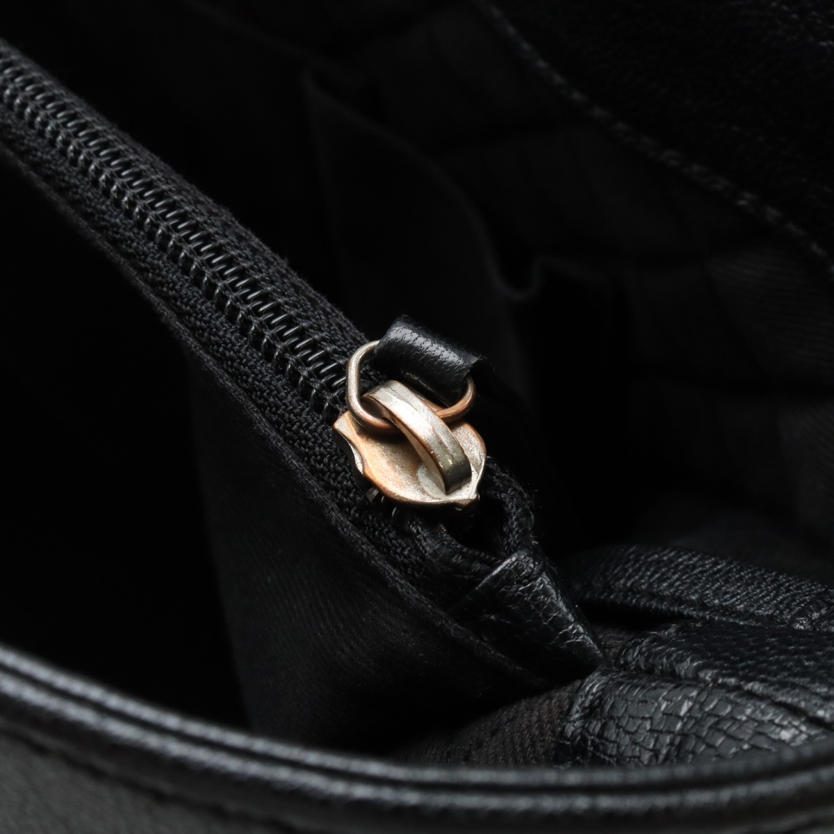 ココマーク パンチング メッシュ トートバッグ ショルダーバッグ セミショルダー 肩掛け レザー ブラック 黒 A33936 ココマーク パンチング メッシュ トートバッグ ショルダーバッグ セミショルダー 肩掛け レザー ブラック 黒 A33936