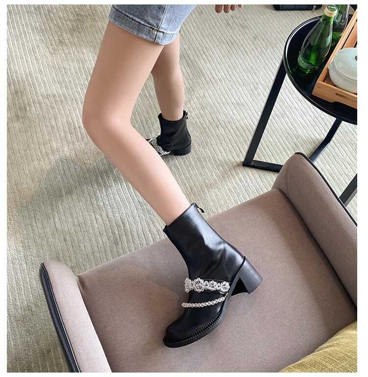 おしゃれ お洒落 人気 安い お得 レディース ショートブーツ 6cmヒール チャンキーヒール 太ヒール バックジップ 牛革 ビジュー 歩きやすい きれいめ 韓国 カジュアル 可愛い