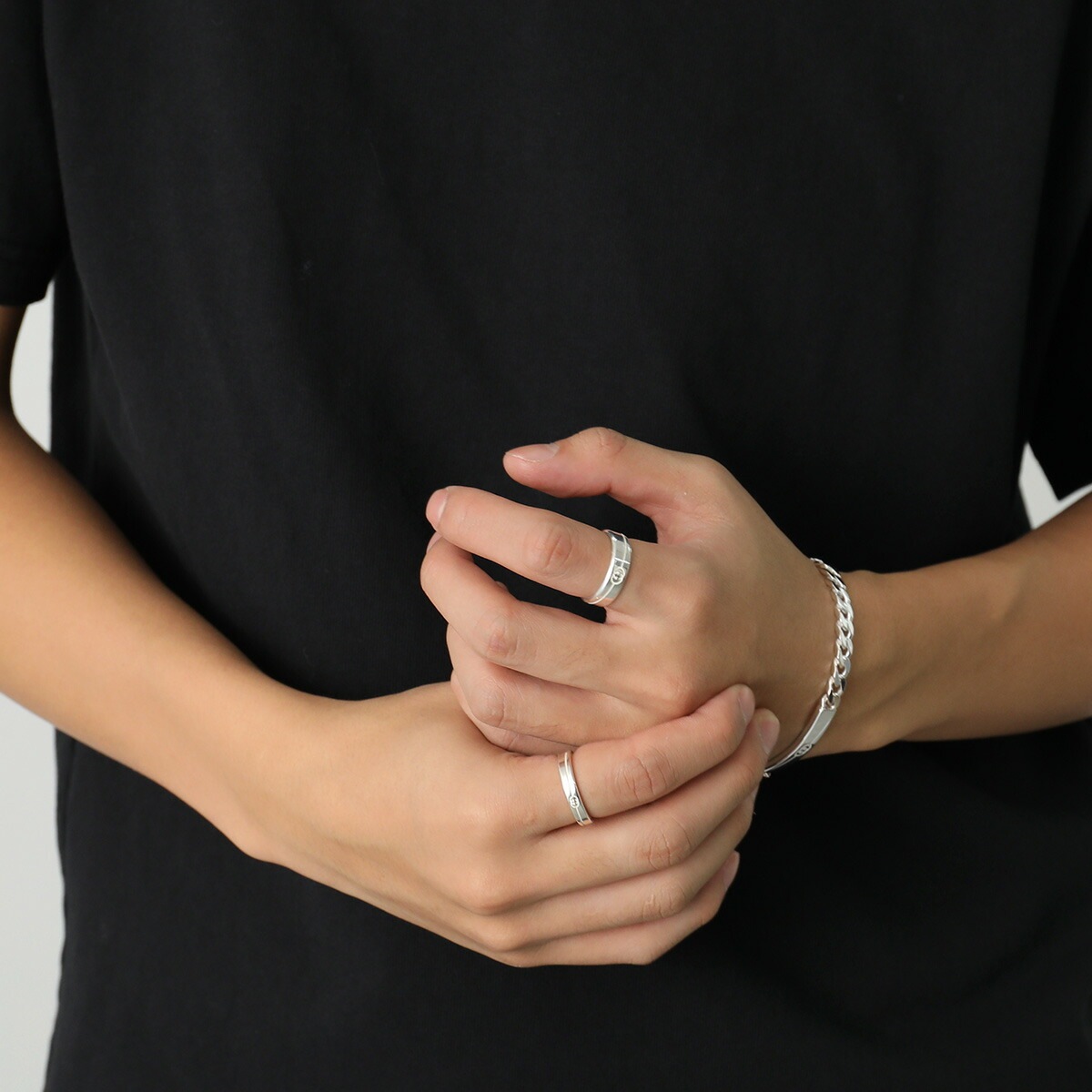 GUCCI グッチ リング TAG 774052 J8400 メンズ ダイアゴナル インターロッキングG 指輪 アクセサリー 8106/SILVER GUCCI グッチ リング TAG 774052 J8400 メンズ ダイアゴナル インターロッキングG 指輪 アクセサリー 8106/SILVER