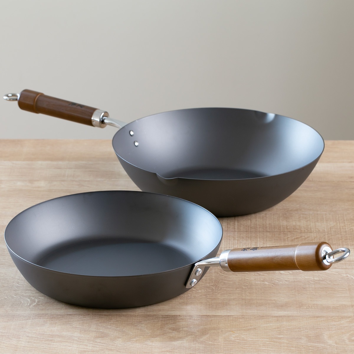 鉄フライパン 26cm 煌鉄 窒化加工 日本製 IH対応 ガス火対応 炒め鍋 いため鍋 フライパン 鉄のフライパン 26センチ 鉄製 空焼き不要 油引き不要 鉄製フライパン 鉄製調理器具 鉄フライパン 26cm 煌鉄 窒化加工 日本製 IH対応 ガス火対応 炒め鍋 いため鍋 フライパン 鉄のフライパン 26センチ 鉄製 空焼き不要 油引き不要 鉄製フライパン 鉄製調理器具