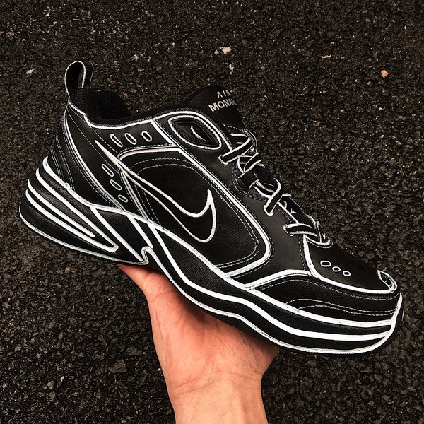 Nike Air Monarch Black 2D