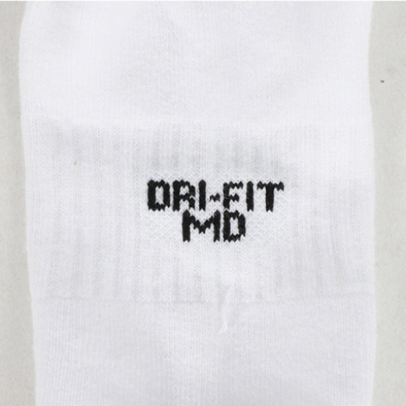 ナイキジュニアスポーツソックスエブリデイクッションクルーソックス 6 パック ナイキジュニアスポーツソックスエブリデイクッションクルーソックス 6 パック