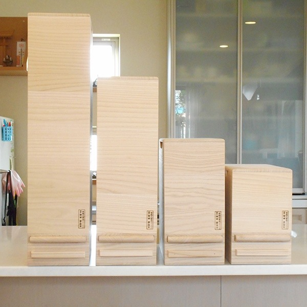 米びつ 計量機能付き 桐製 20kg 1合計量 米櫃 こめびつ ライスボックス ライスストッカー おすすめ 20kg用 20キロ 桐 和風 桐製米びつ お米 収納 保存 ストッカー キッチン 米びつ 計量機能付き 桐製 20kg 1合計量 米櫃 こめびつ ライスボックス ライスストッカー おすすめ 20kg用 20キロ 桐 和風 桐製米びつ お米 収納 保存 ストッカー キッチン