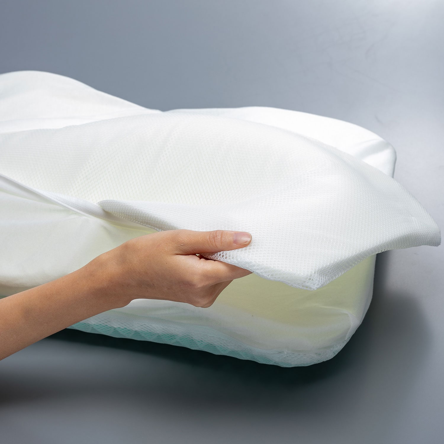 快眠枕 安眠 グッズ ピロー 高さ調整 肩こり 首こり 柔らかい ジェル 通気性 ぷるぷるエアー KMT-PRP 快眠枕 安眠 グッズ ピロー 高さ調整 肩こり 首こり 柔らかい ジェル 通気性 ぷるぷるエアー KMT-PRP