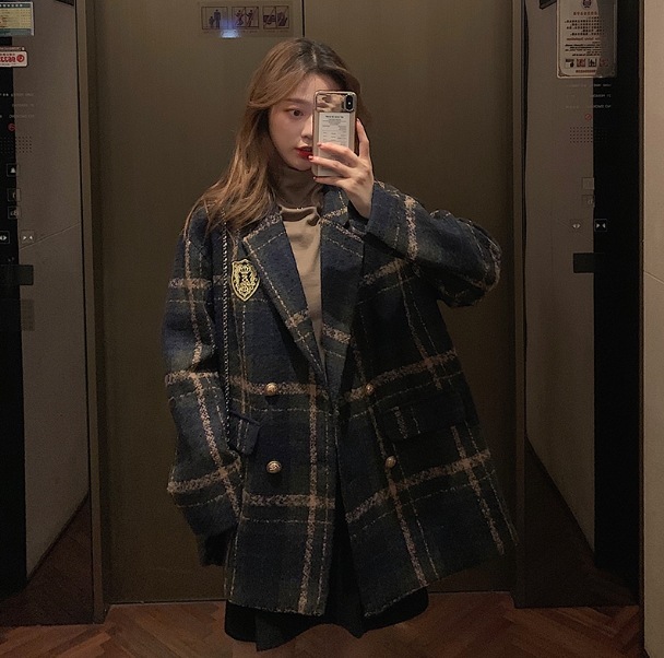 アウター コート ミディアム丈 袖あり 長袖 ラグランスリーブ 襟付き デザイン ボタン ダブルブレスト 美ライン ニュアンス 装飾 かわいい 大人可愛い きれいめ シンプル カジュアル 大人 上品