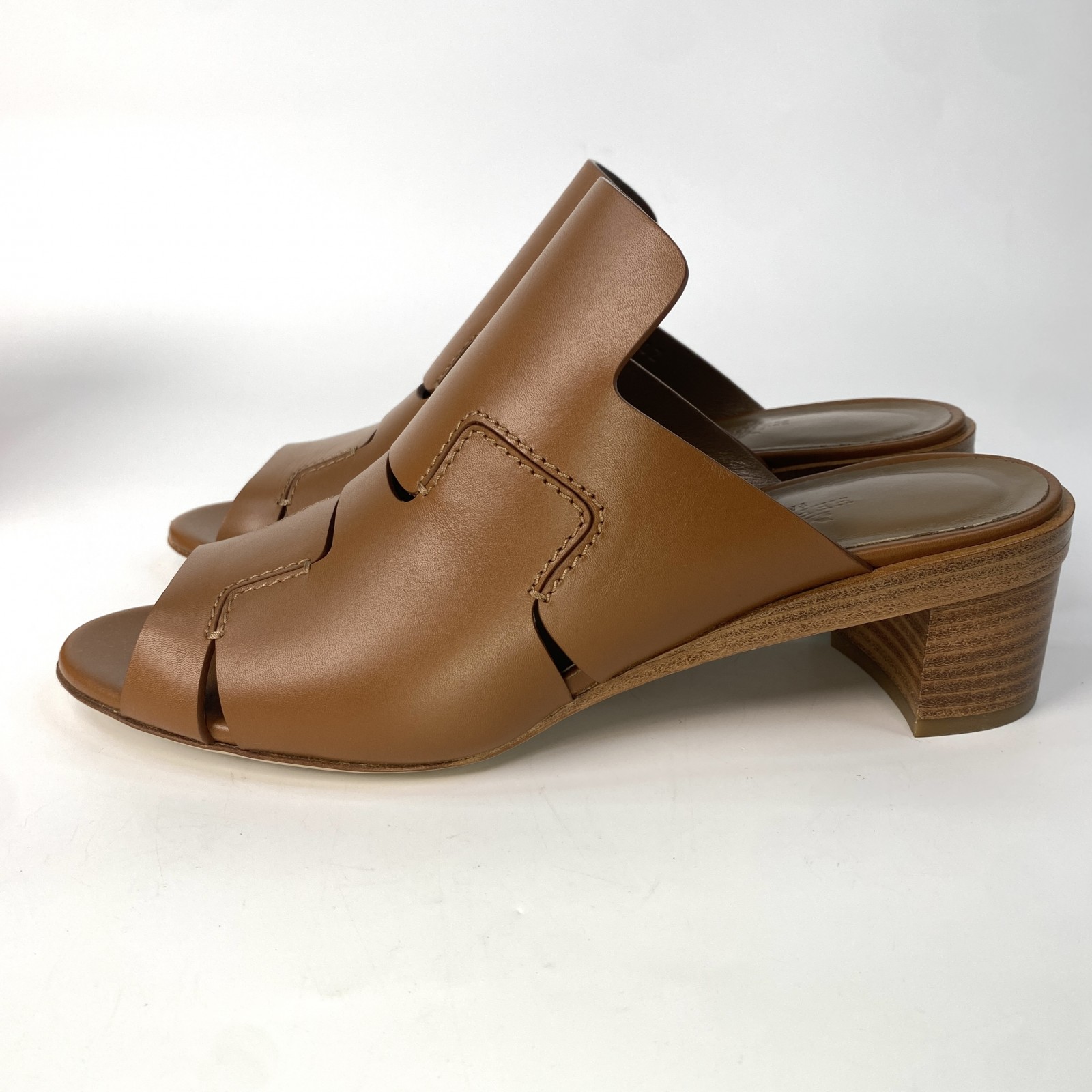 未使用 エルメス HERMES レディース パリサンダル ヴォー キャメル 38 1/2 未使用 エルメス HERMES レディース パリサンダル ヴォー キャメル 38 1/2