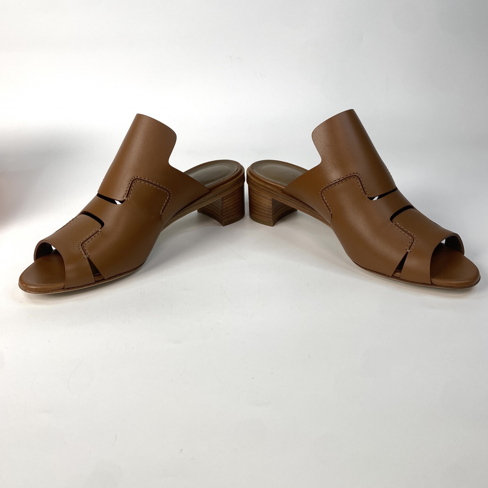 未使用 エルメス HERMES レディース パリサンダル ヴォー キャメル 38 1/2 未使用 エルメス HERMES レディース パリサンダル ヴォー キャメル 38 1/2