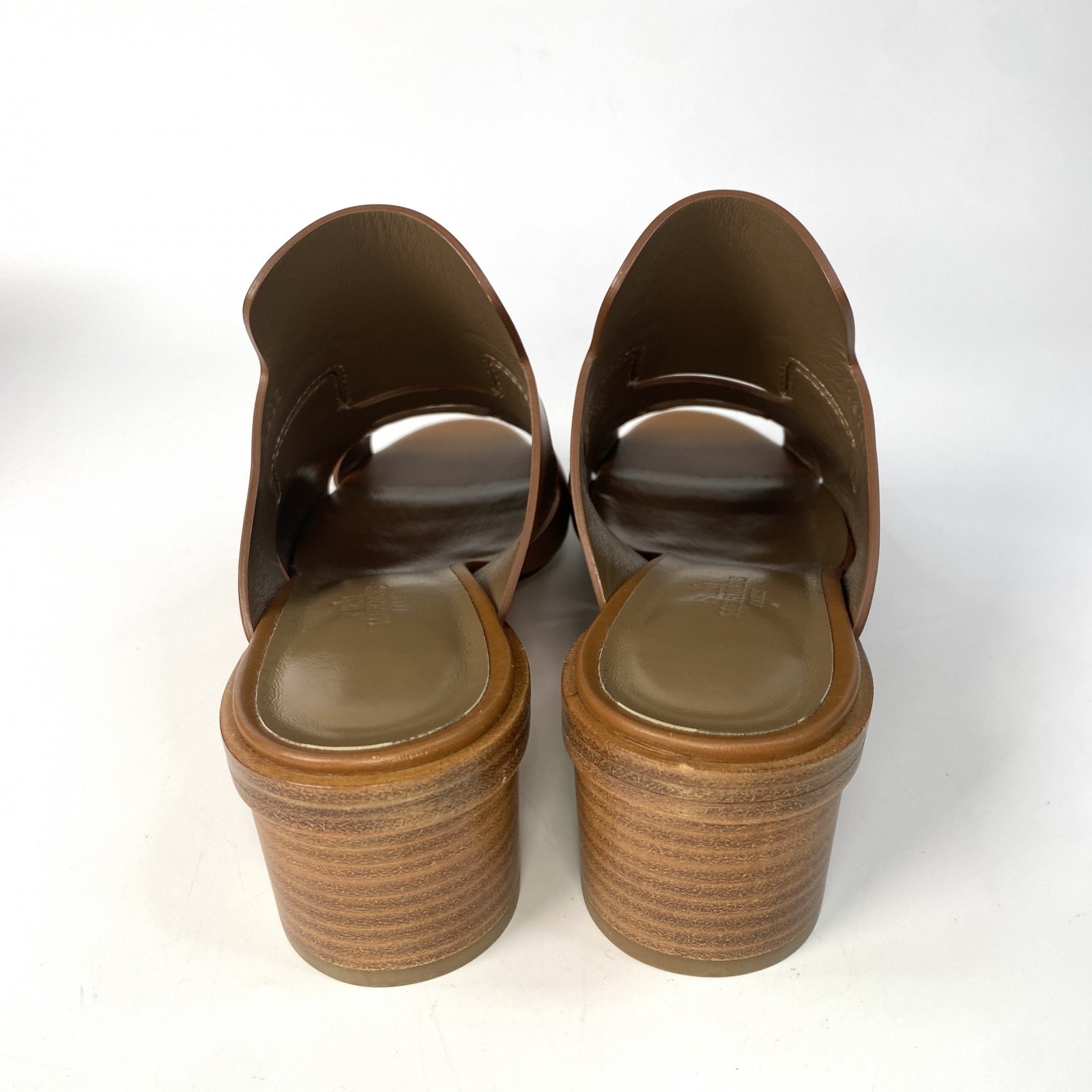 未使用 エルメス HERMES レディース パリサンダル ヴォー キャメル 38 1/2 未使用 エルメス HERMES レディース パリサンダル ヴォー キャメル 38 1/2