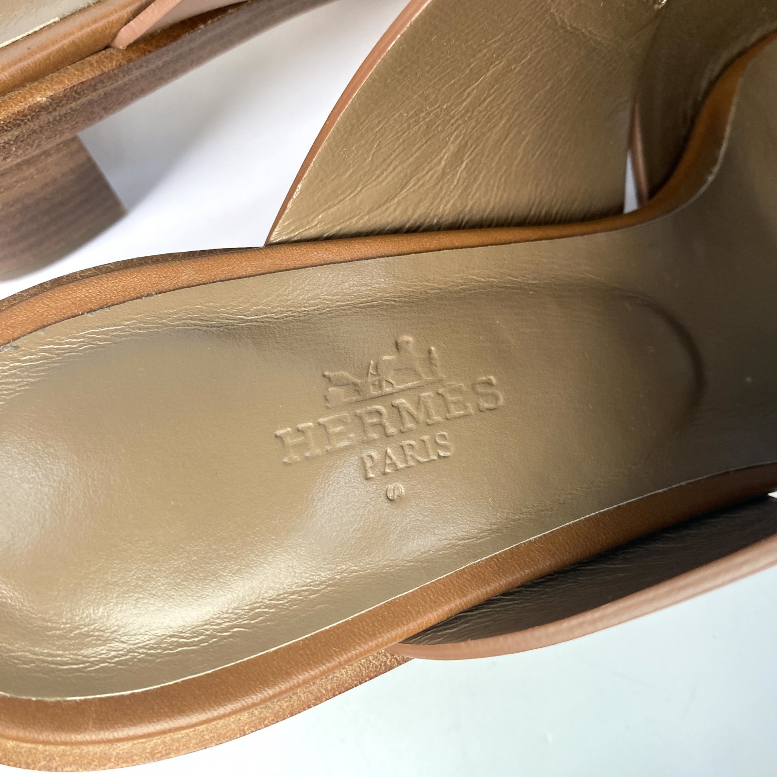 未使用 エルメス HERMES レディース パリサンダル ヴォー キャメル 38 1/2 未使用 エルメス HERMES レディース パリサンダル ヴォー キャメル 38 1/2