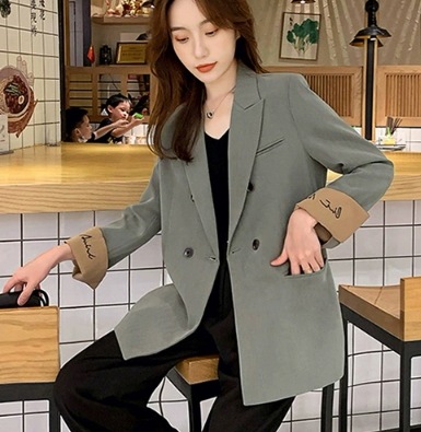 レディース ジャケット アウター 上着 ミドル丈 7分袖 長袖 折り返し袖 おしゃれ裏地 襟付き ワイド 刺繍 大人可愛い きれいめ シンプル カジュアル 上品 おしゃれ かっこいい こなれ感 ラフ レディース ジャケット アウター 上着 ミドル丈 7分袖 長袖 折り返し袖 おしゃれ裏地 襟付き ワイド 刺繍 大人可愛い きれいめ シンプル カジュアル 上品 おしゃれ かっこいい こなれ感 ラフ