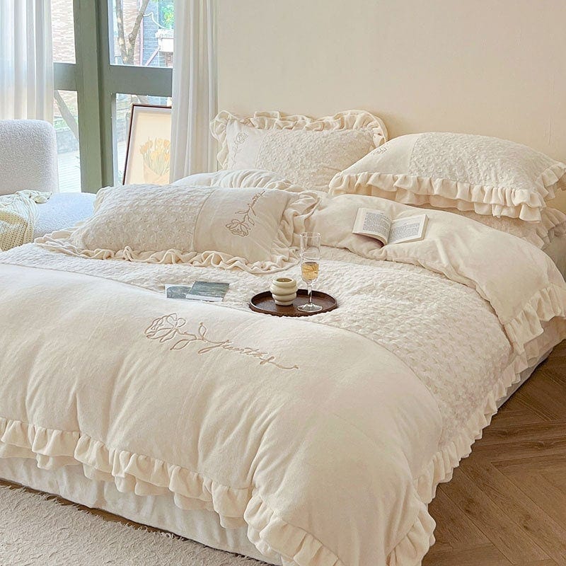 厚くて暖かいウサギベルベットとミルクベルベット刺繍入り4ピース韓国風レースローズキルトカバー無地寝具 厚くて暖かいウサギベルベットとミルクベルベット刺繍入り4ピース韓国風レースローズキルトカバー無地寝具