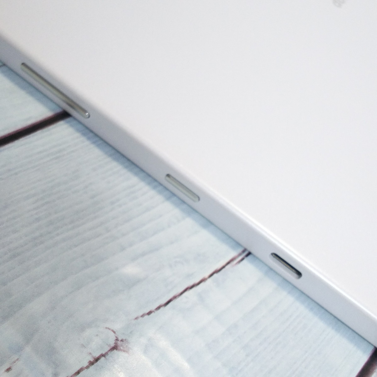 【送料無料】docomo dtab d-41A SHARP Androidタブレット ホワイト 本体 白ロム SIMロック解除済み SIMフリー 515175