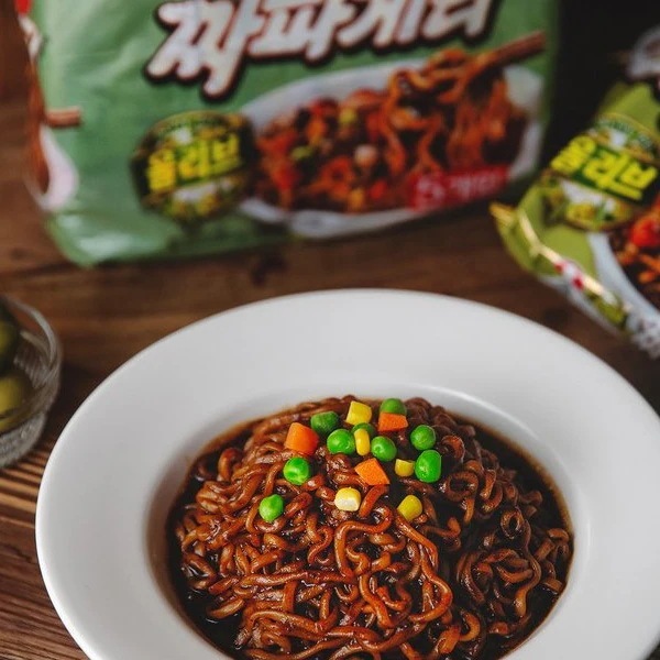 [農心] チャパゲティ / BOX(140g40個入り)　韓国風 ジャージャー麺 チャジャン麺 チャパゲッティ 箱売り