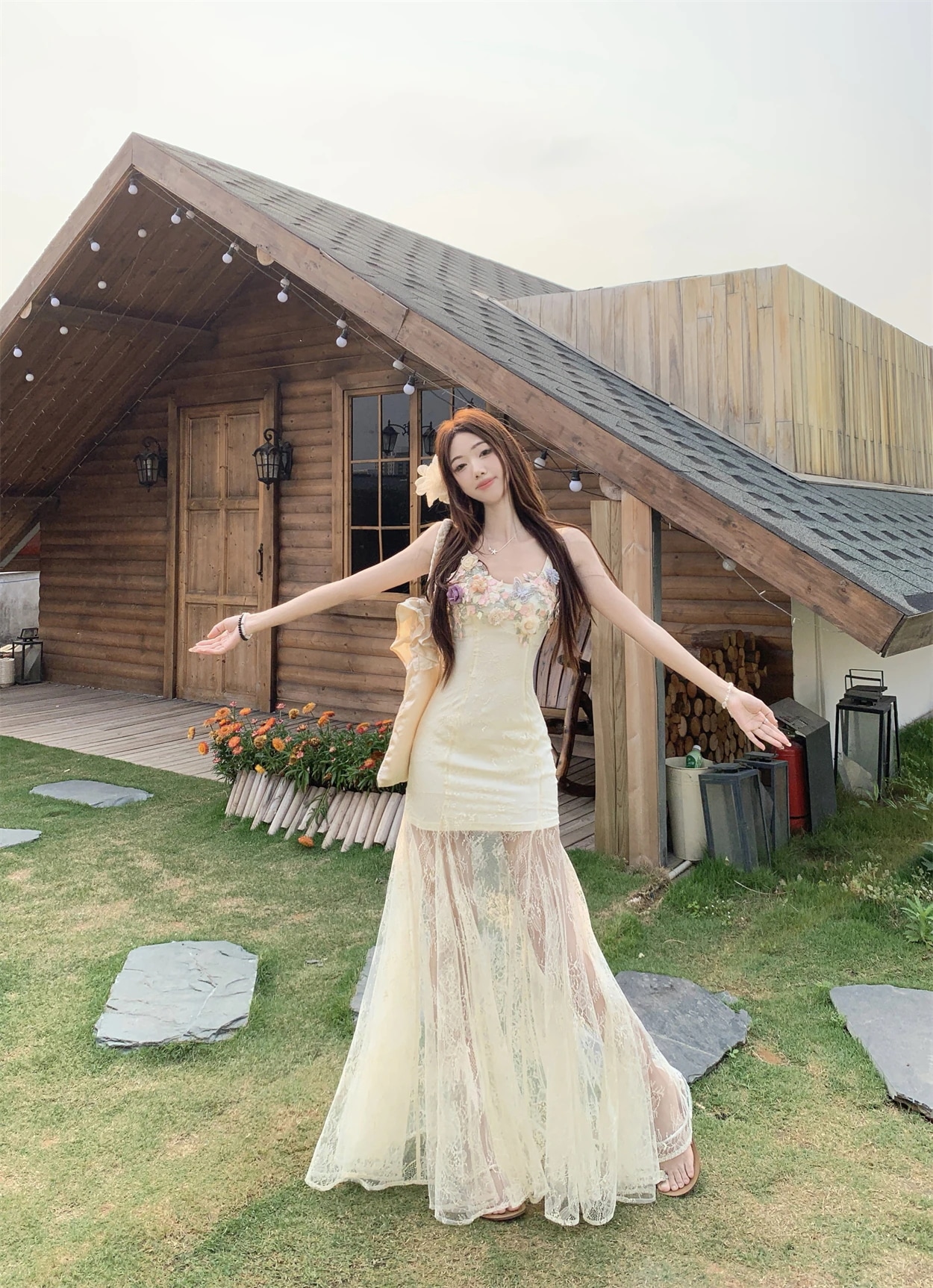 2025 春夏重作業レースメッシュスプライシングリゾートスタイルドレス純粋な欲望絶対的な美しさホルターロングスカート 2025 春夏重作業レースメッシュスプライシングリゾートスタイルドレス純粋な欲望絶対的な美しさホルターロングスカート