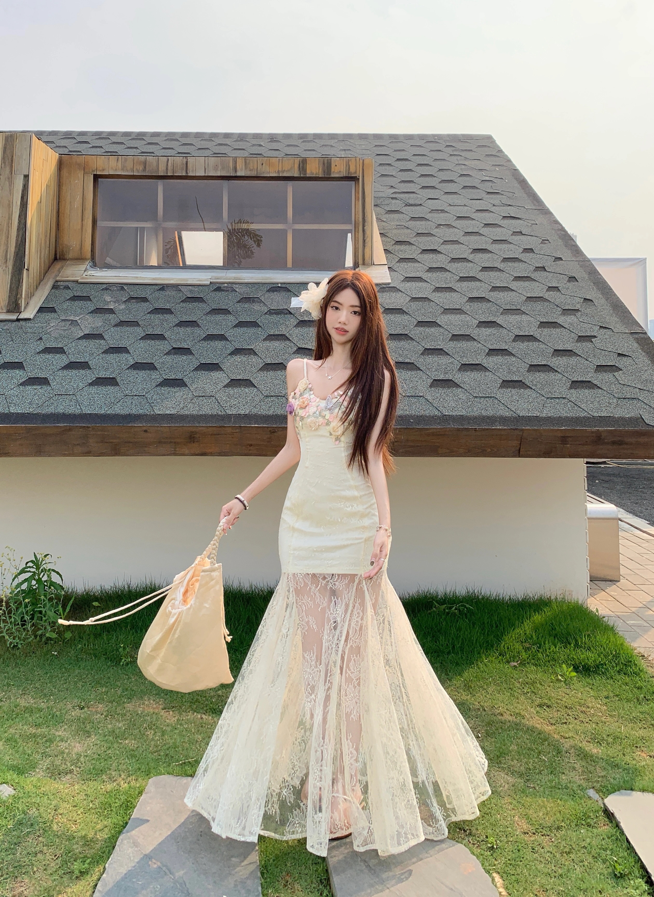 2025 春夏重作業レースメッシュスプライシングリゾートスタイルドレス純粋な欲望絶対的な美しさホルターロングスカート 2025 春夏重作業レースメッシュスプライシングリゾートスタイルドレス純粋な欲望絶対的な美しさホルターロングスカート