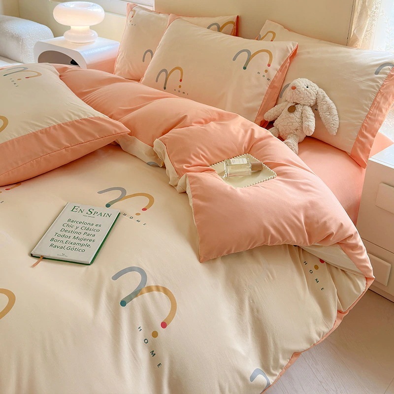 今の流行クラスAの小さな新鮮なとの寮寝具3点セット漫画プリントベッドシーツキルトカバーの4点セット 今の流行クラスAの小さな新鮮なとの寮寝具3点セット漫画プリントベッドシーツキルトカバーの4点セット