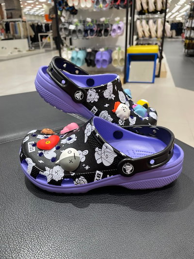 Qoo10] BT21 CLOG コラボ BTS クロックス ス : 日用品雑貨