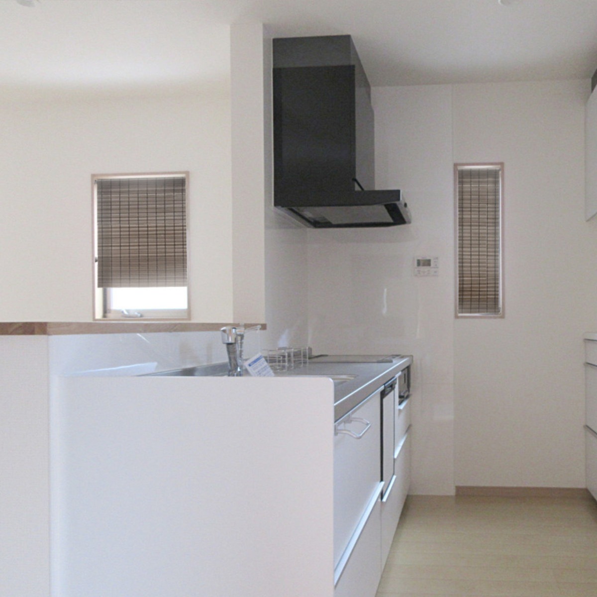 【在庫処分特価】 ロールスクリーン 小窓用 和風 59x135cm つっぱり棒付き つっぱり ロールカーテン カーテン 日よけ 窓 LH17669 PVC 水回り キッチン 洗面所 脱衣所 【在庫処分特価】 ロールスクリーン 小窓用 和風 59x135cm つっぱり棒付き つっぱり ロールカーテン カーテン 日よけ 窓 LH17669 PVC 水回り キッチン 洗面所 脱衣所