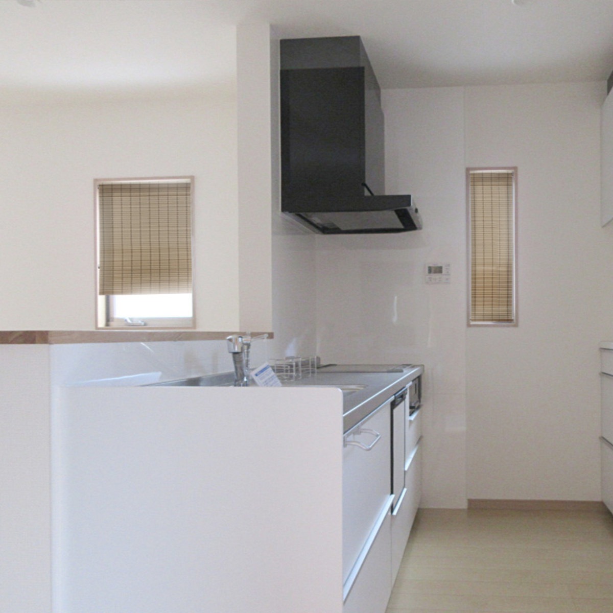 【在庫処分特価】 ロールスクリーン 小窓用 和風 59x135cm つっぱり棒付き つっぱり ロールカーテン カーテン 日よけ 窓 LH17669 PVC 水回り キッチン 洗面所 脱衣所 【在庫処分特価】 ロールスクリーン 小窓用 和風 59x135cm つっぱり棒付き つっぱり ロールカーテン カーテン 日よけ 窓 LH17669 PVC 水回り キッチン 洗面所 脱衣所