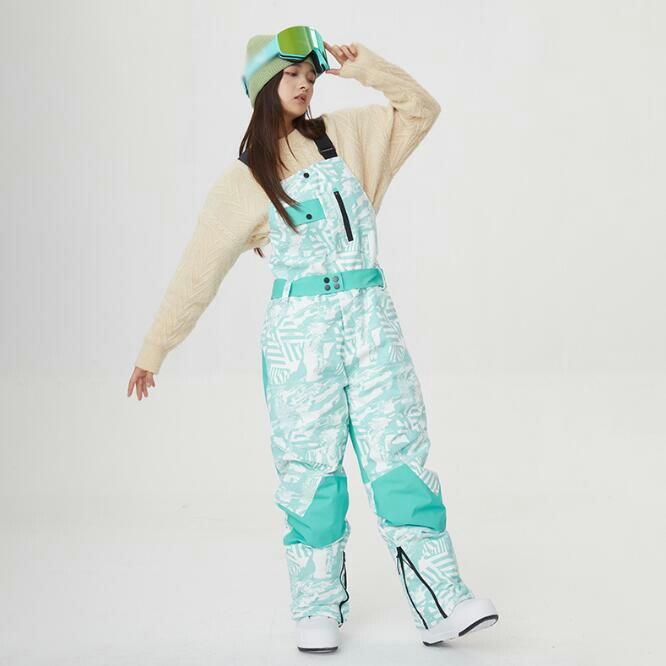 レディーススキーウェアセット（ジャケット・サロペット）