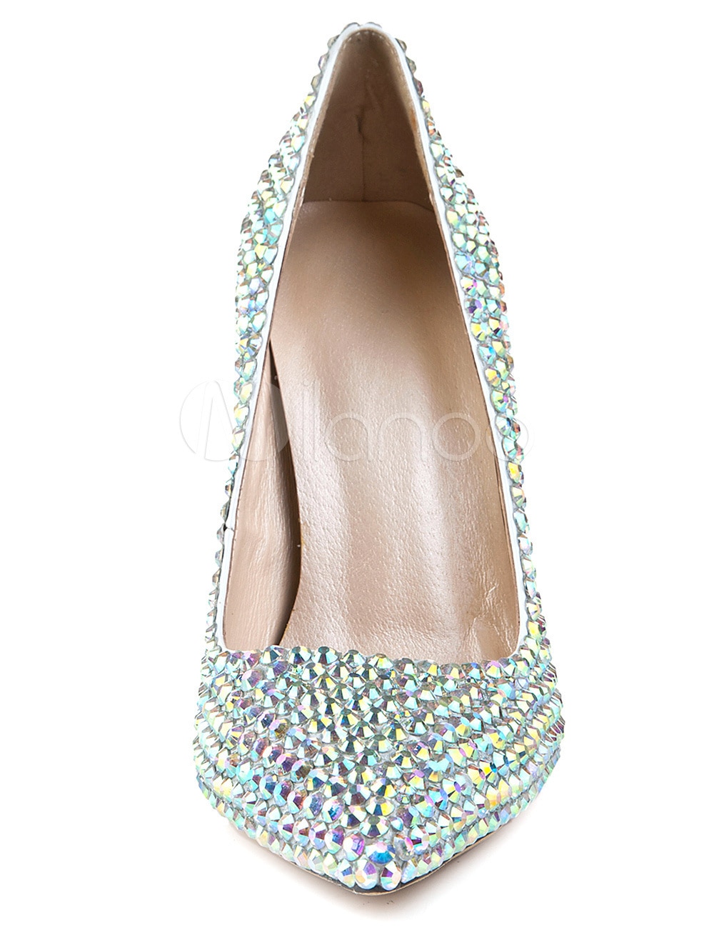 ラインストーンディテールと先のとがったつま先の靴