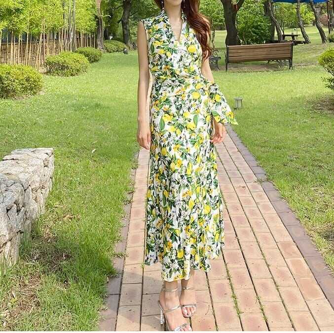 Vネック ワンピース サマードレス ハイウエスト ロング丈 フレア ミモレ丈 ノースリーブ レモン柄 フルーツ フラワー 花柄 さわやか かわいい 大人可愛い きれいめ シンプル カジュアル lone
