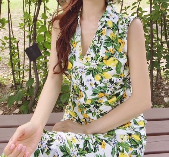 Vネック ワンピース サマードレス ハイウエスト ロング丈 フレア ミモレ丈 ノースリーブ レモン柄 フルーツ フラワー 花柄 さわやか かわいい 大人可愛い きれいめ シンプル カジュアル lone